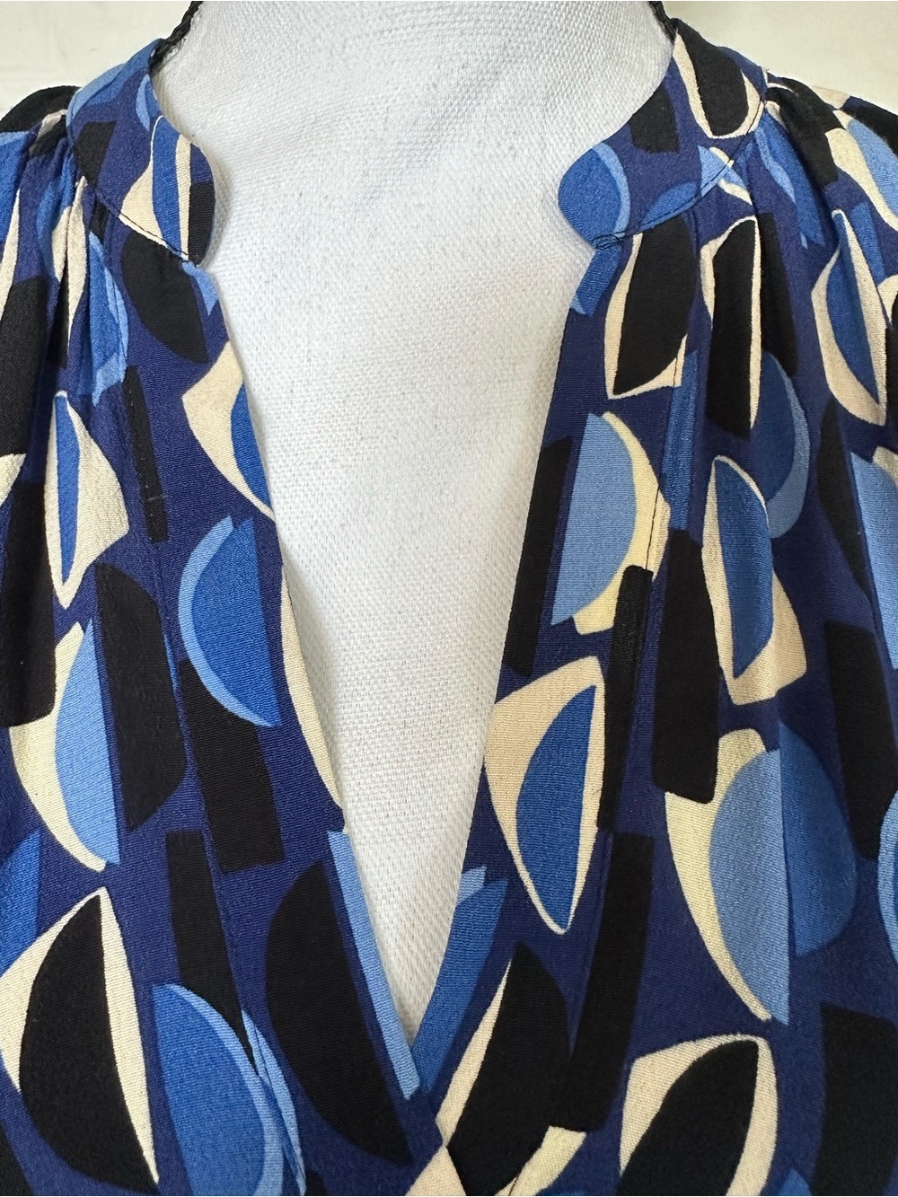 Zara Blue Geometric V-Neck Long Sleeve Dress - Picture 4 of 6